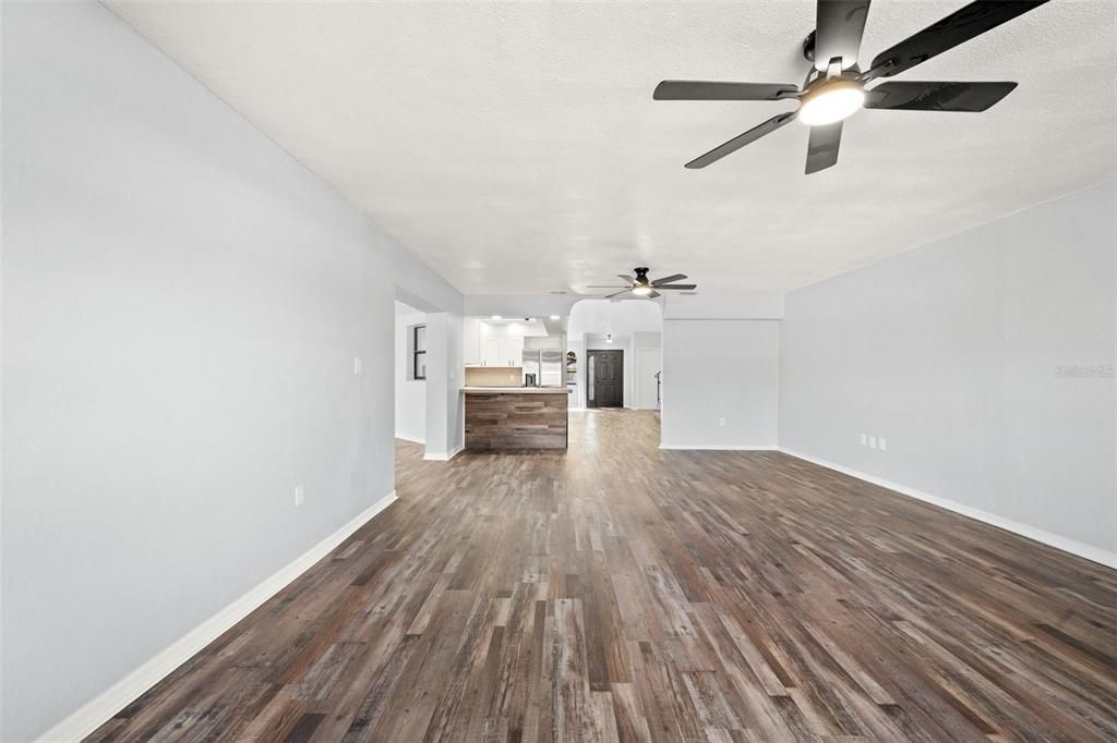 待售: $349,900 (3 贝兹, 2 浴室, 2206 平方英尺)