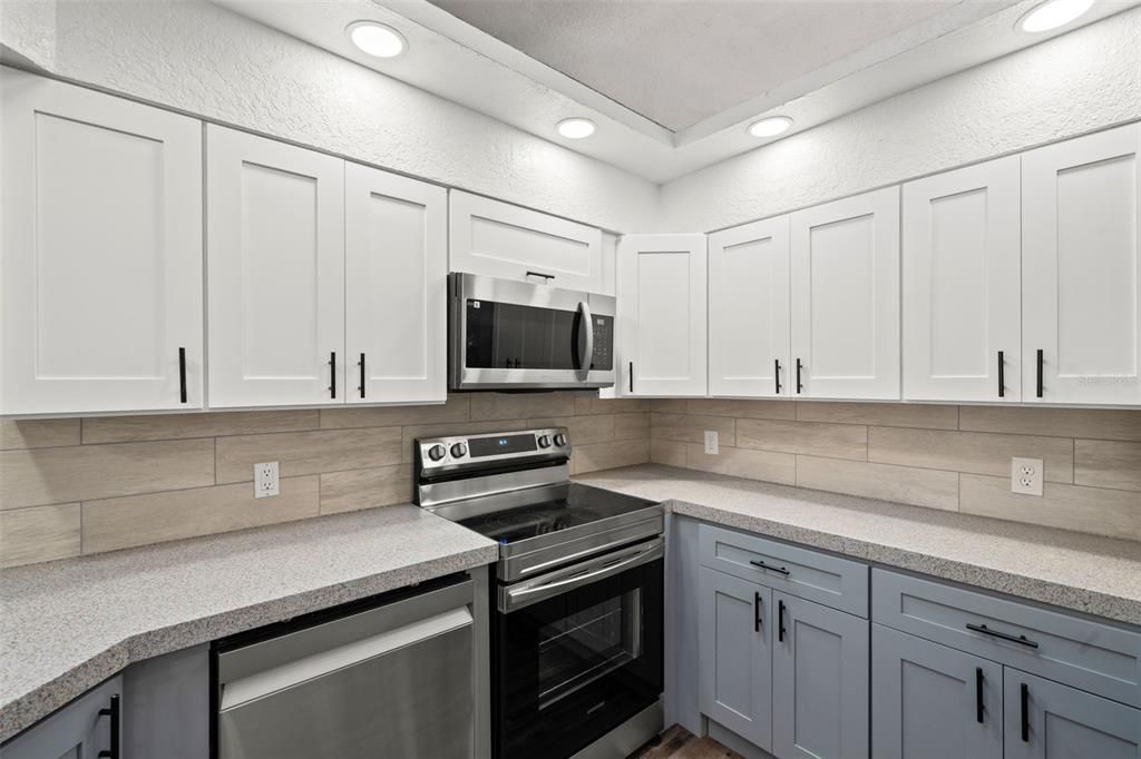 待售: $349,900 (3 贝兹, 2 浴室, 2206 平方英尺)