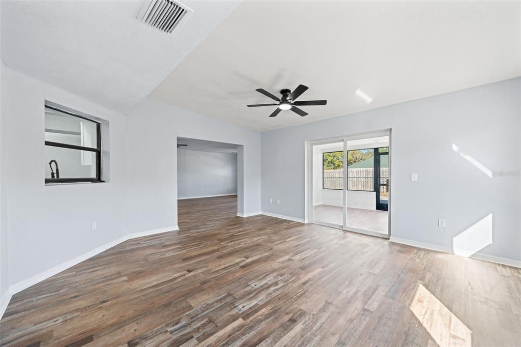 待售: $349,900 (3 贝兹, 2 浴室, 2206 平方英尺)