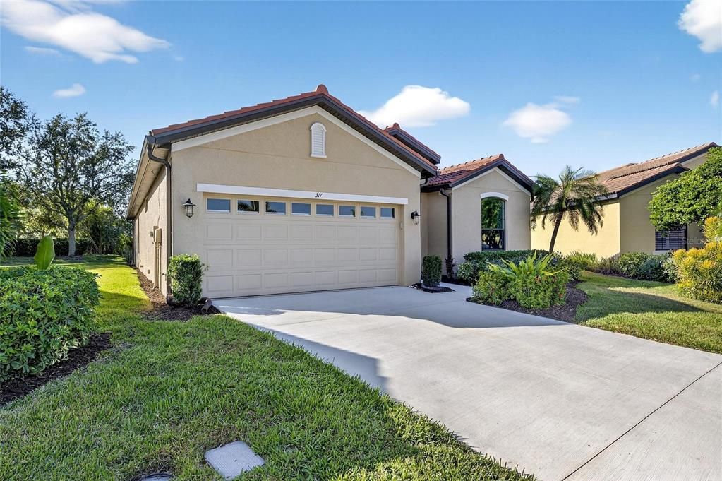 合同活跃: $469,000 (2 贝兹, 2 浴室, 1941 平方英尺)