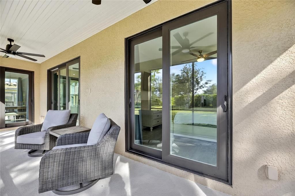 合同活跃: $469,000 (2 贝兹, 2 浴室, 1941 平方英尺)