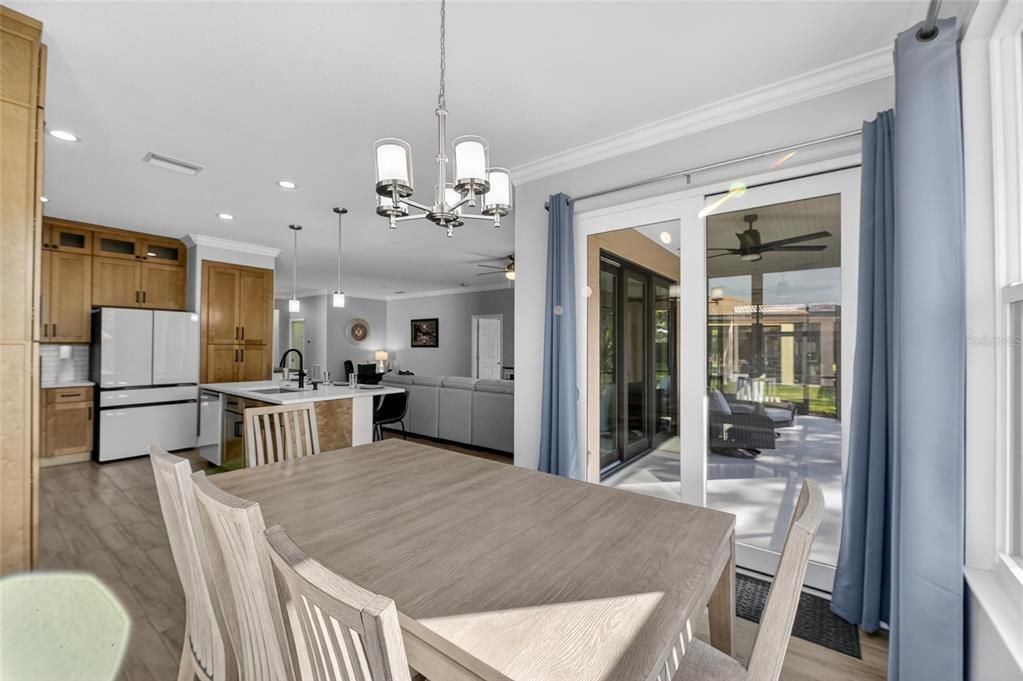 合同活跃: $469,000 (2 贝兹, 2 浴室, 1941 平方英尺)