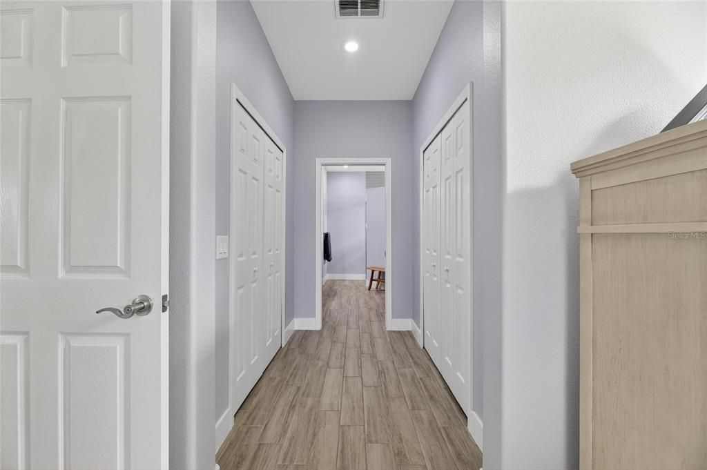 合同活跃: $469,000 (2 贝兹, 2 浴室, 1941 平方英尺)