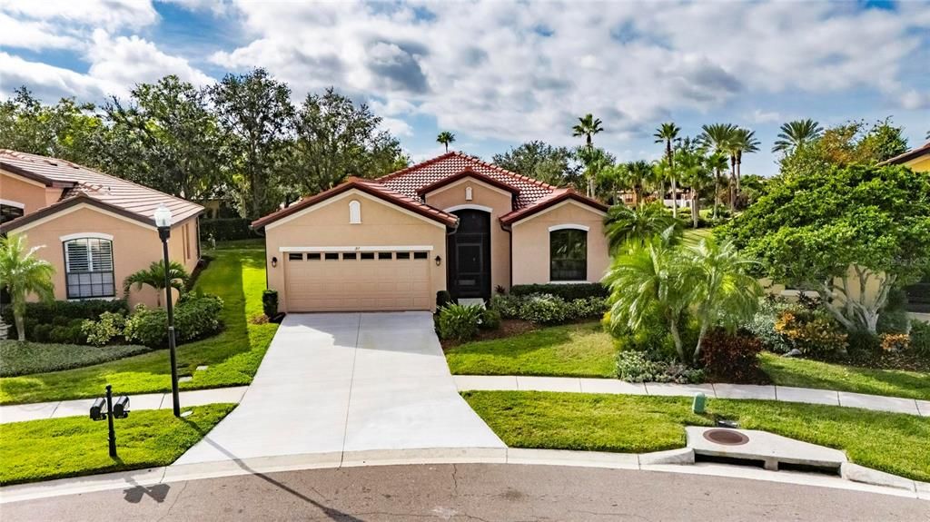 合同活跃: $469,000 (2 贝兹, 2 浴室, 1941 平方英尺)