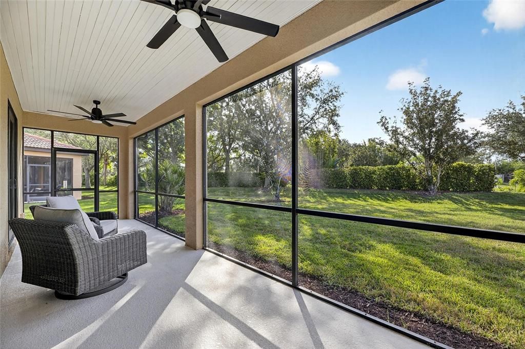 合同活跃: $469,000 (2 贝兹, 2 浴室, 1941 平方英尺)