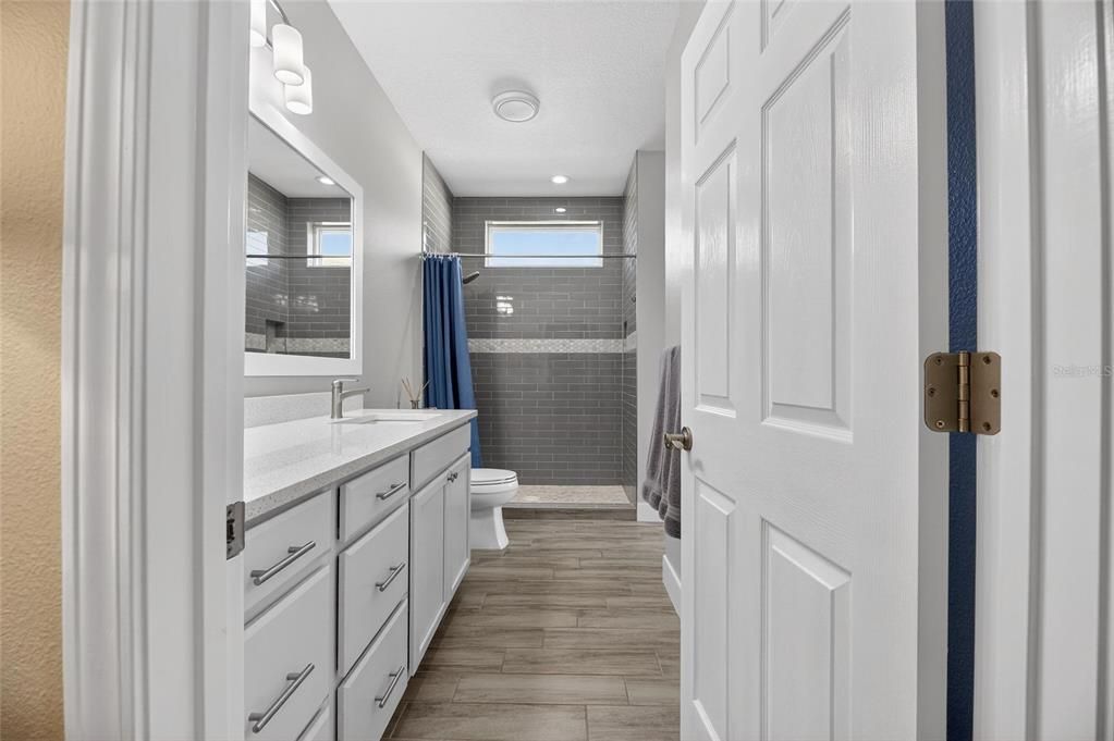 合同活跃: $469,000 (2 贝兹, 2 浴室, 1941 平方英尺)