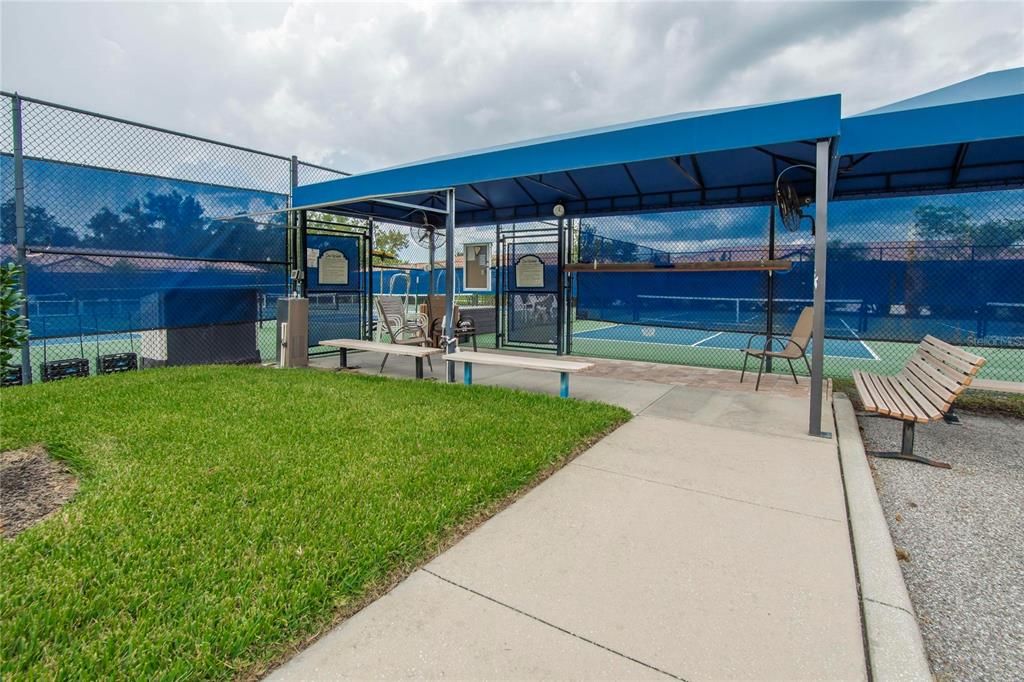 合同活跃: $469,000 (2 贝兹, 2 浴室, 1941 平方英尺)