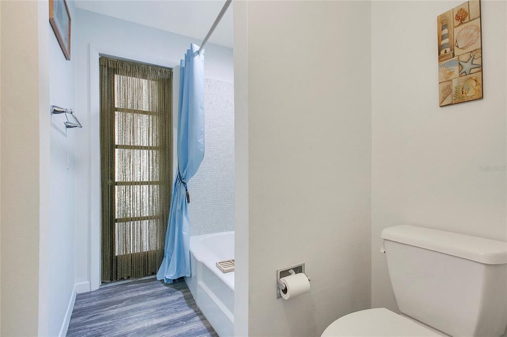 На продажу: $570,000 (4 спален, 2 ванн, 2400 Квадратных фут)