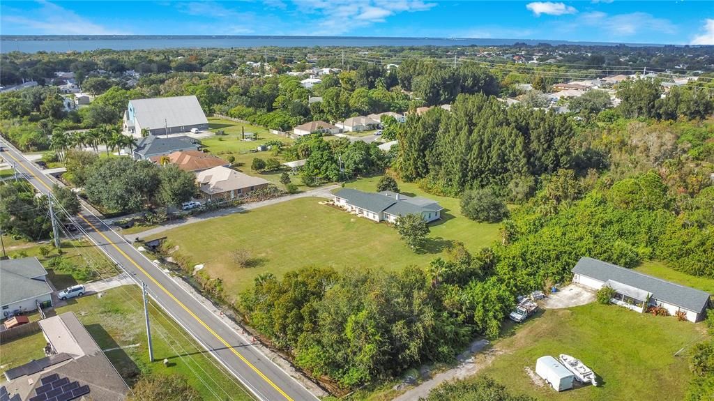 На продажу: $570,000 (4 спален, 2 ванн, 2400 Квадратных фут)