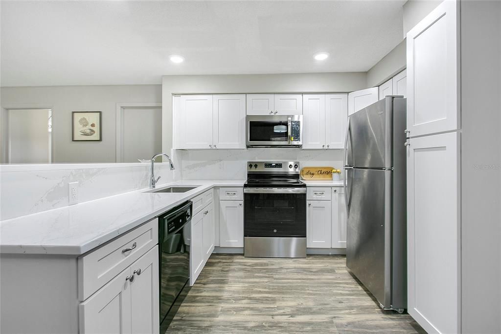 На продажу: $570,000 (4 спален, 2 ванн, 2400 Квадратных фут)