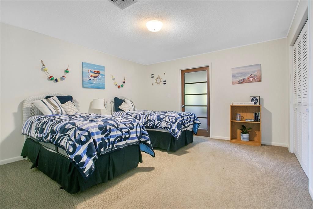 На продажу: $570,000 (4 спален, 2 ванн, 2400 Квадратных фут)