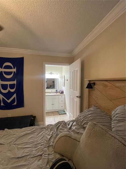 For Rent: $2,100 (3 beds, 2 baths, 1272 Square Feet)