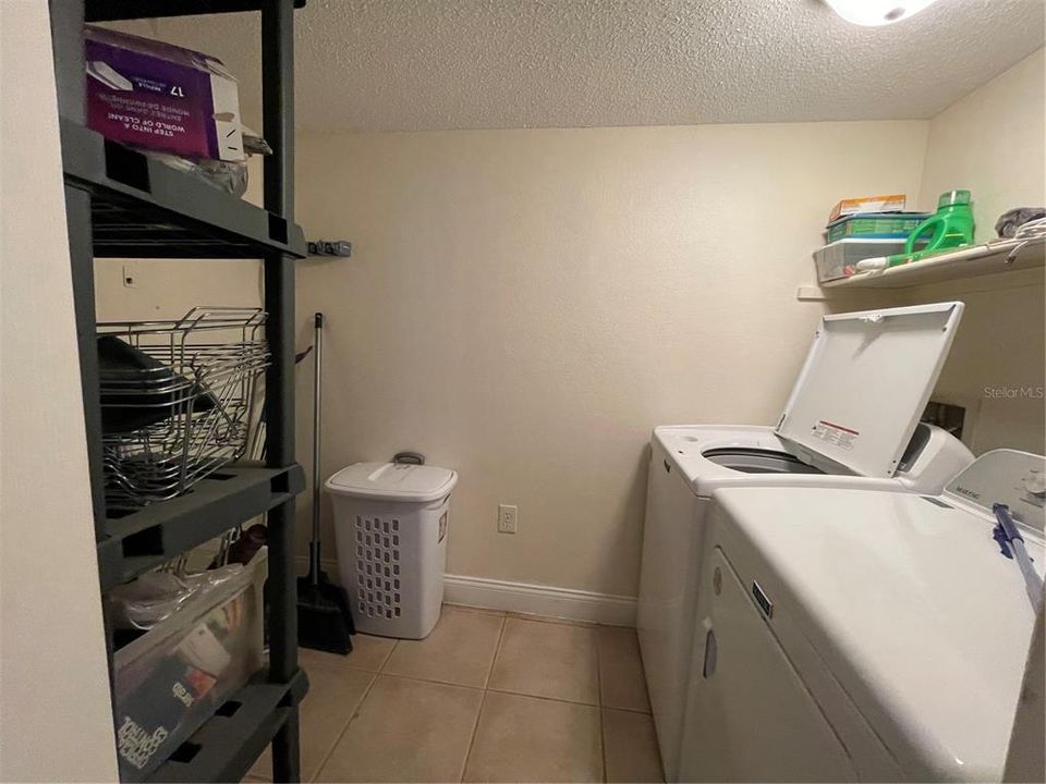 For Rent: $2,100 (3 beds, 2 baths, 1272 Square Feet)