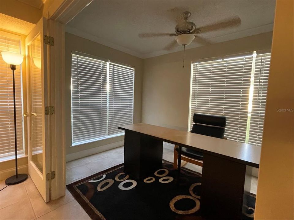 For Rent: $2,100 (3 beds, 2 baths, 1272 Square Feet)