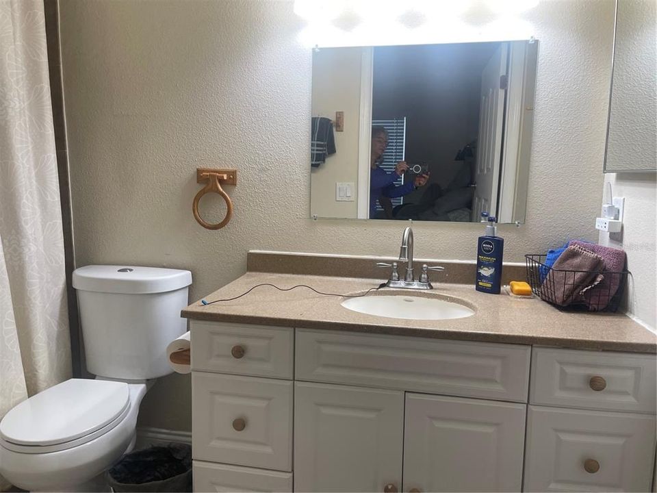 For Rent: $2,100 (3 beds, 2 baths, 1272 Square Feet)