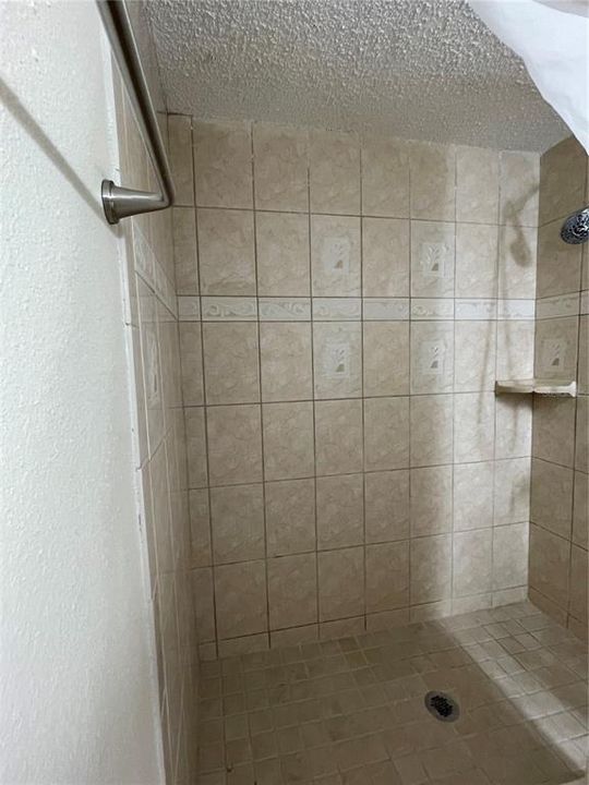 For Rent: $2,100 (3 beds, 2 baths, 1272 Square Feet)