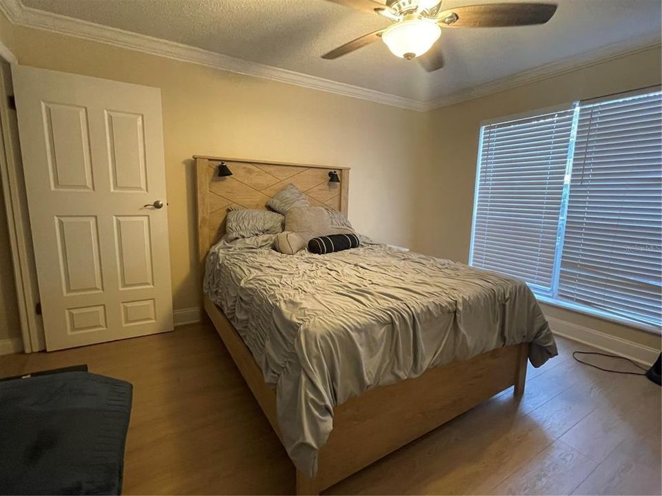 For Rent: $2,100 (3 beds, 2 baths, 1272 Square Feet)