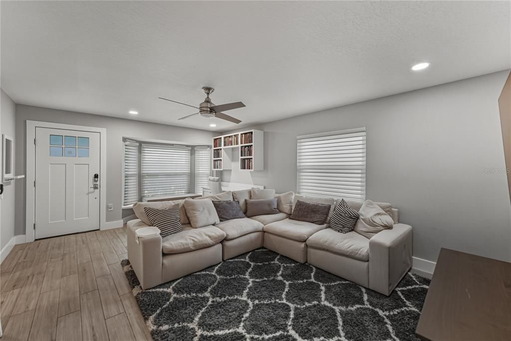 En Venta: $550,000 (3 camas, 2 baños, 1146 Pies cuadrados)