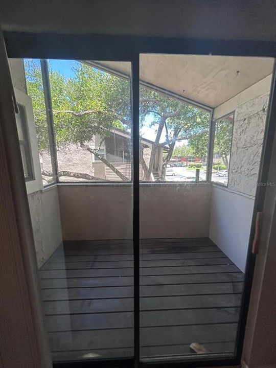 出租: $1,250 (1 贝兹, 1 浴室, 749 平方英尺)