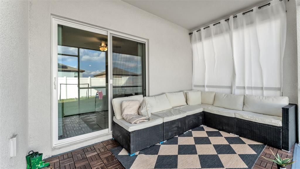 На продажу: $350,000 (4 спален, 2 ванн, 2073 Квадратных фут)