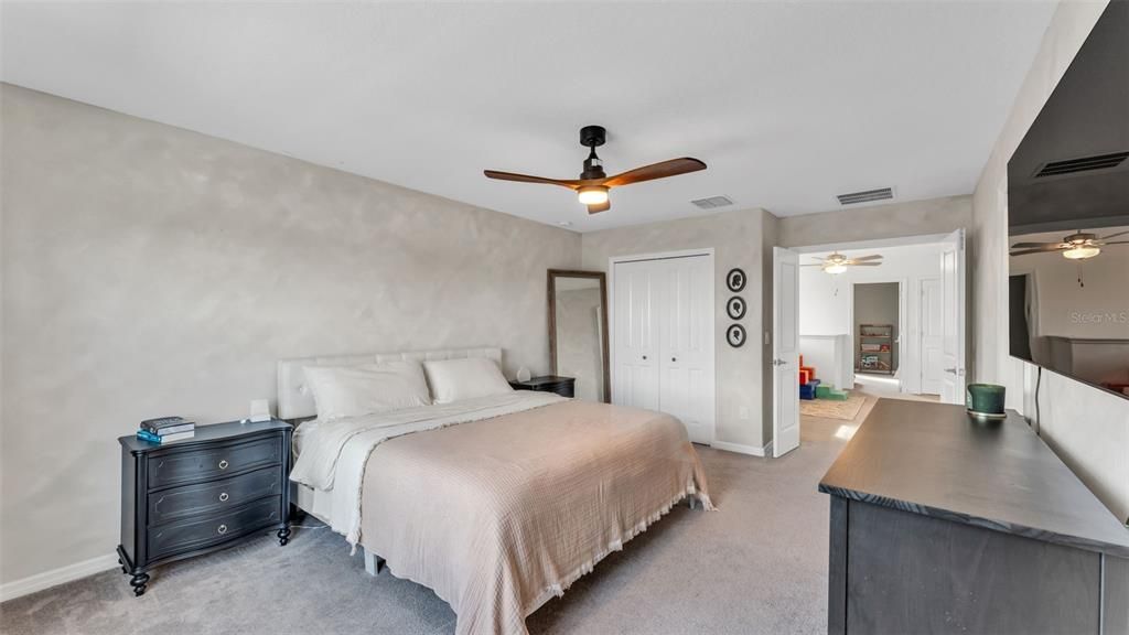 На продажу: $350,000 (4 спален, 2 ванн, 2073 Квадратных фут)