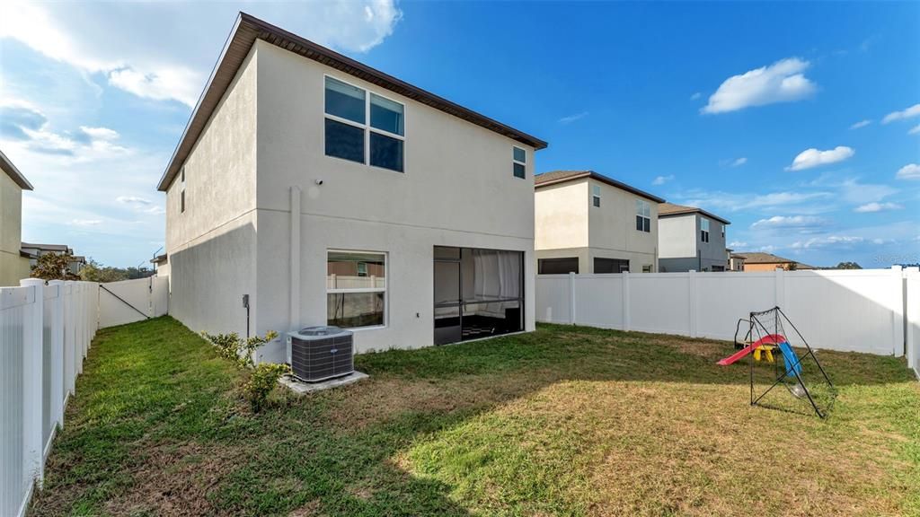 На продажу: $350,000 (4 спален, 2 ванн, 2073 Квадратных фут)