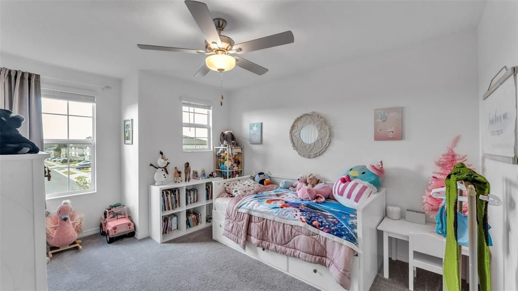 На продажу: $350,000 (4 спален, 2 ванн, 2073 Квадратных фут)