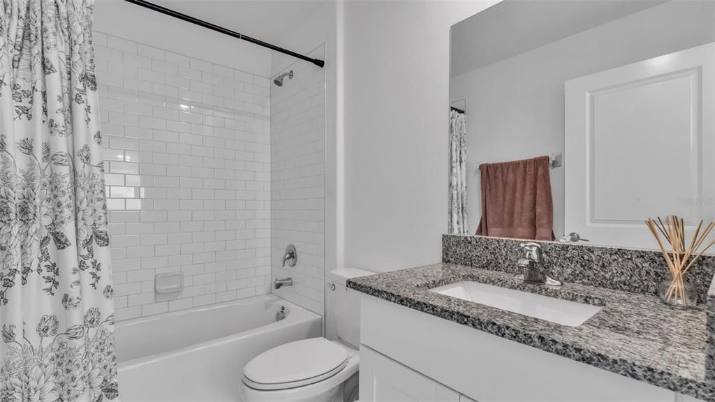 На продажу: $350,000 (4 спален, 2 ванн, 2073 Квадратных фут)