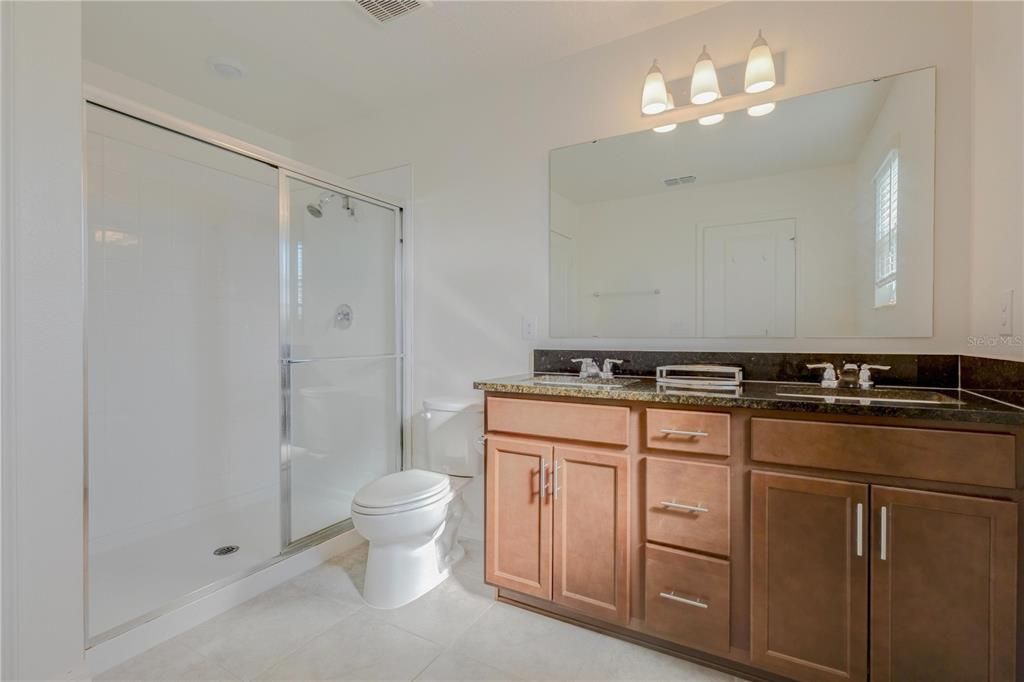 待售: $460,000 (4 贝兹, 2 浴室, 1965 平方英尺)