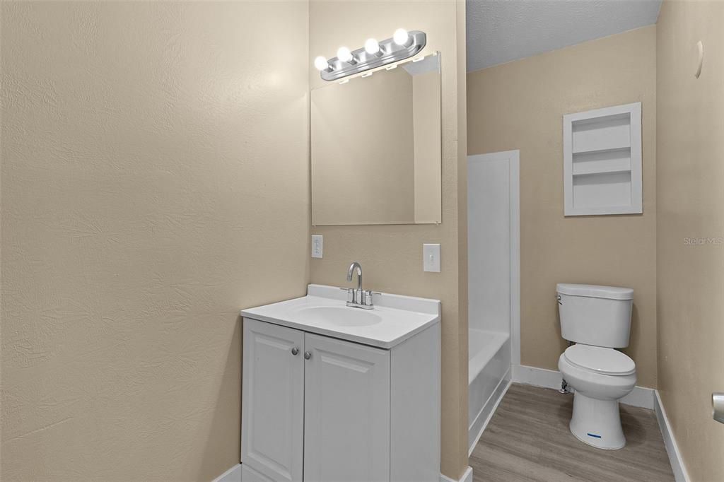 For Sale: $189,990 (3 beds, 1 baths, 1204 Square Feet)