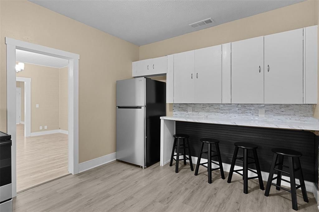 For Sale: $189,990 (3 beds, 1 baths, 1204 Square Feet)