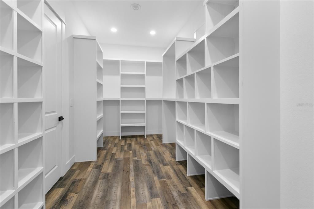 На продажу: $899,900 (5 спален, 5 ванн, 3801 Квадратных фут)