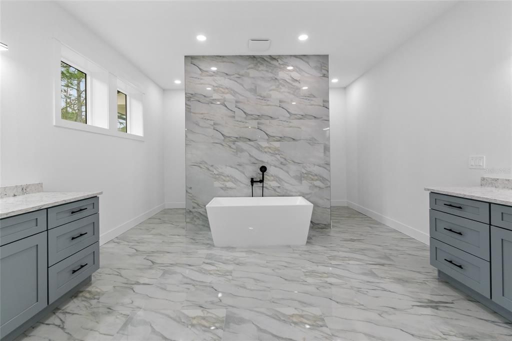 На продажу: $899,900 (5 спален, 5 ванн, 3801 Квадратных фут)