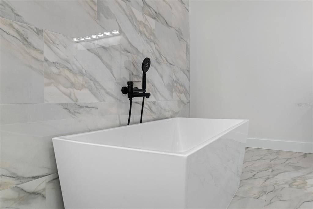 На продажу: $899,900 (5 спален, 5 ванн, 3801 Квадратных фут)