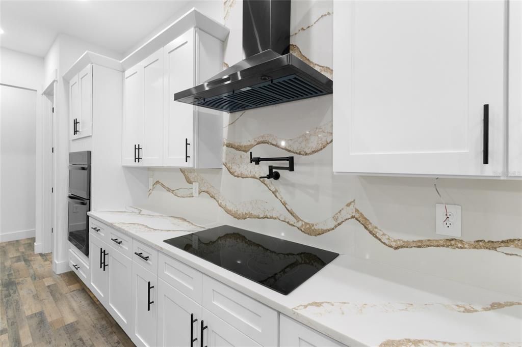 На продажу: $899,900 (5 спален, 5 ванн, 3801 Квадратных фут)