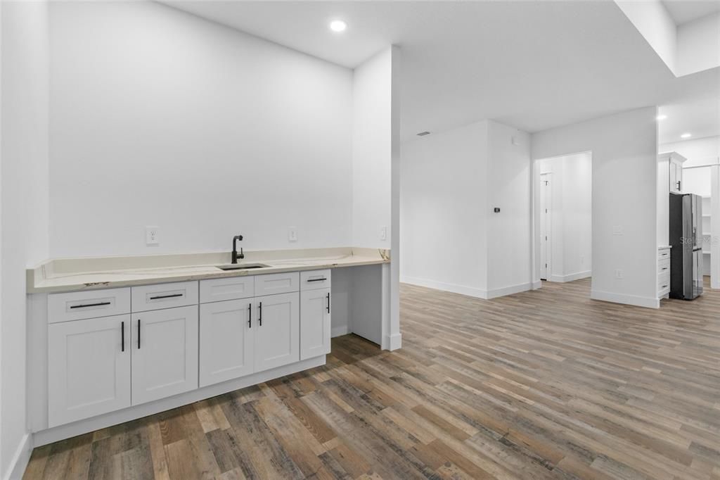 На продажу: $899,900 (5 спален, 5 ванн, 3801 Квадратных фут)