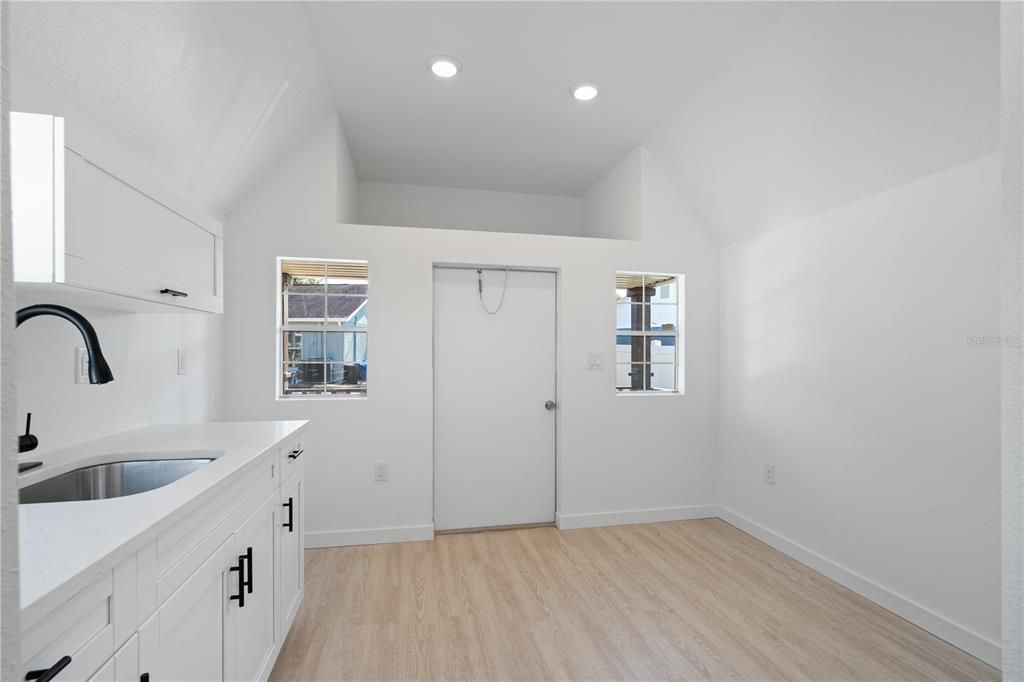 待售: $490,000 (4 贝兹, 2 浴室, 1775 平方英尺)