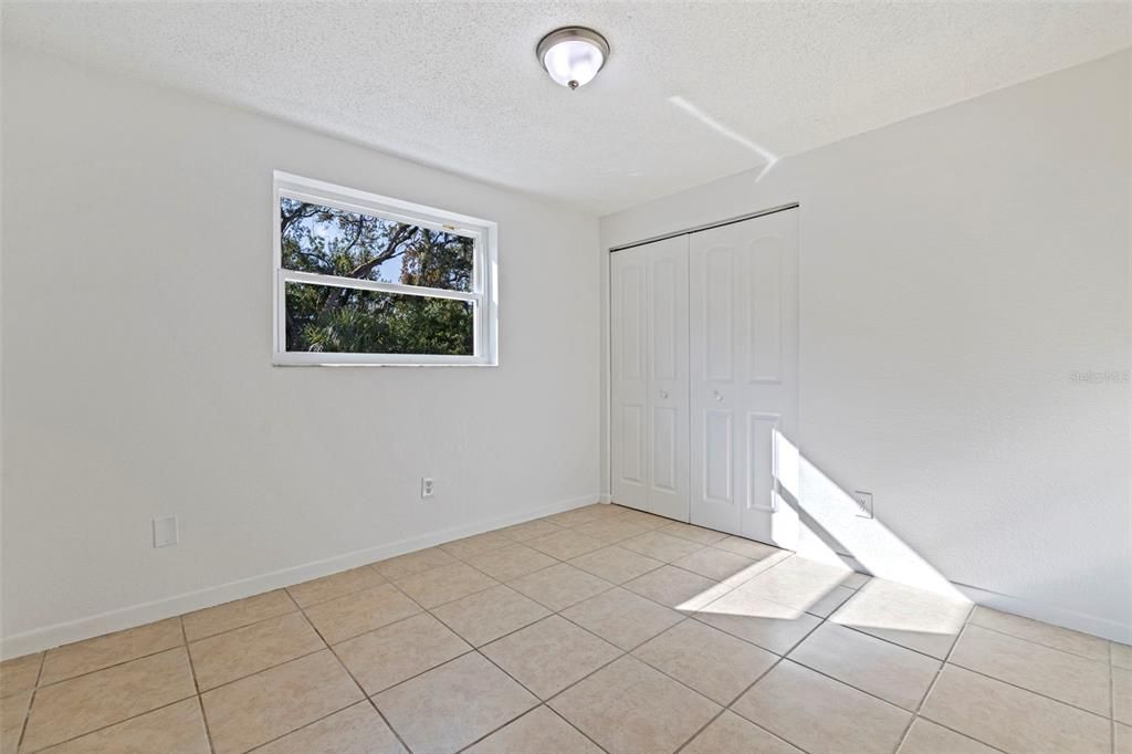 For Sale: $299,900 (3 beds, 1 baths, 946 Square Feet)