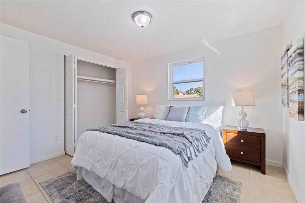 For Sale: $299,900 (3 beds, 1 baths, 946 Square Feet)