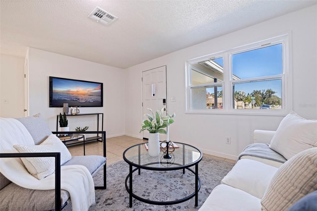 For Sale: $299,900 (3 beds, 1 baths, 946 Square Feet)