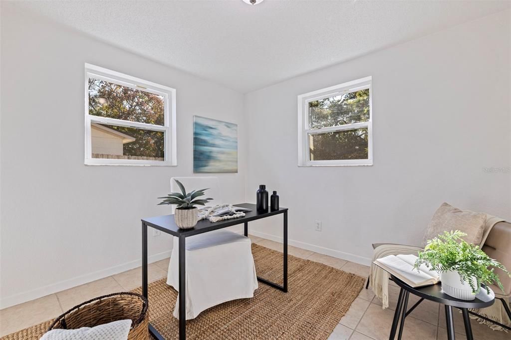 For Sale: $299,900 (3 beds, 1 baths, 946 Square Feet)