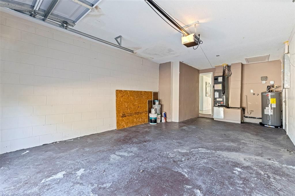 For Sale: $299,900 (3 beds, 1 baths, 946 Square Feet)