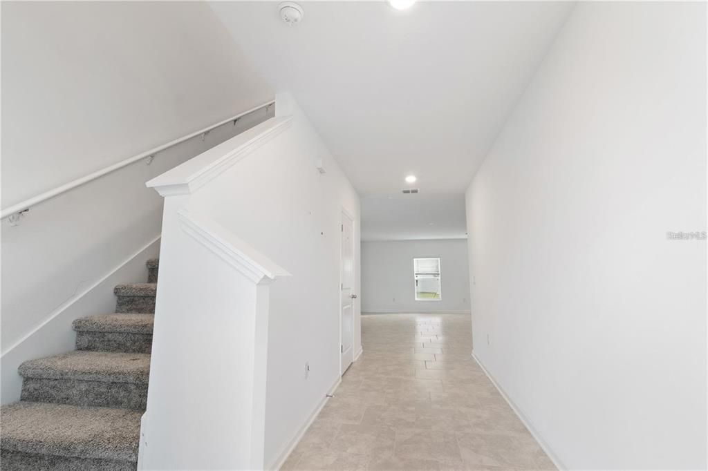 出租: $2,550 (5 贝兹, 2 浴室, 2370 平方英尺)