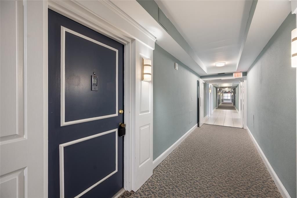 待售: $464,900 (1 贝兹, 1 浴室, 707 平方英尺)