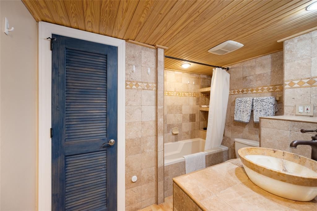 待售: $464,900 (1 贝兹, 1 浴室, 707 平方英尺)