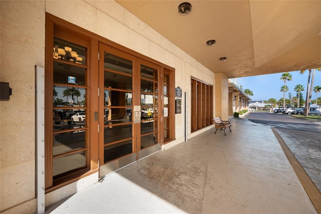 待售: $464,900 (1 贝兹, 1 浴室, 707 平方英尺)