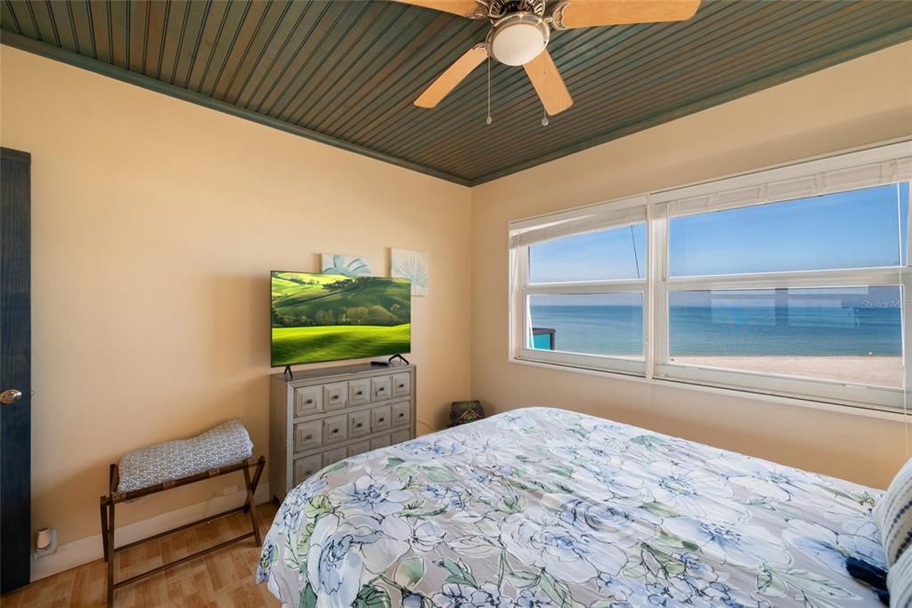 待售: $464,900 (1 贝兹, 1 浴室, 707 平方英尺)