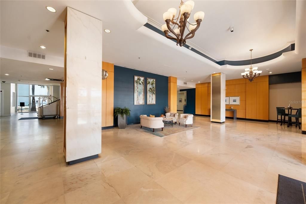 待售: $464,900 (1 贝兹, 1 浴室, 707 平方英尺)