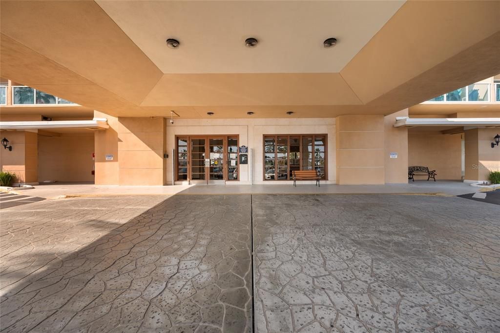 待售: $464,900 (1 贝兹, 1 浴室, 707 平方英尺)