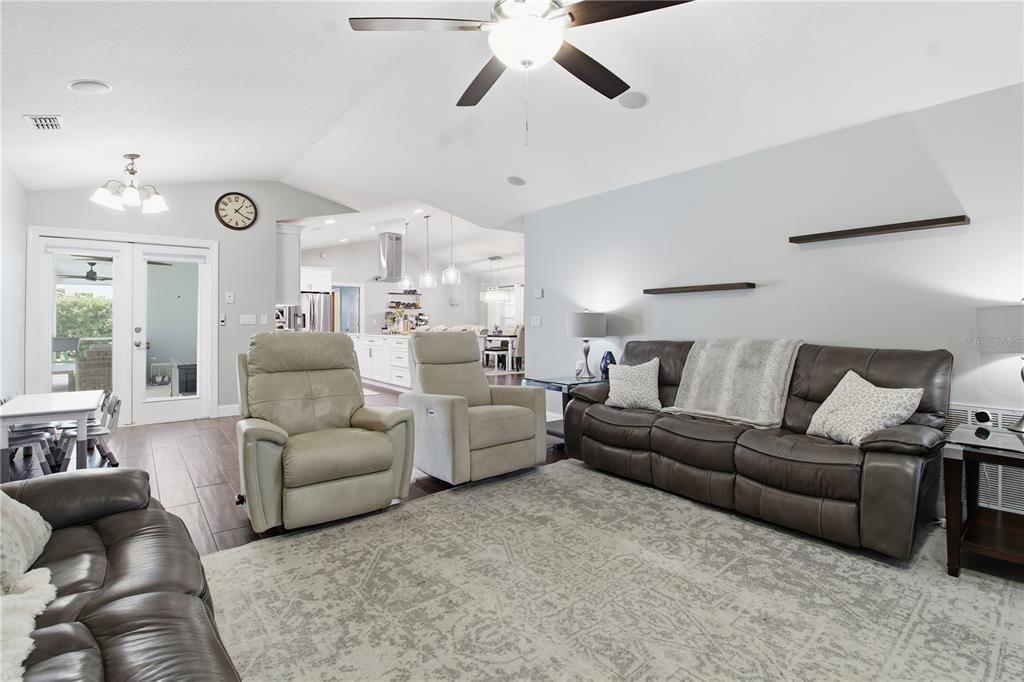 待售: $524,900 (3 贝兹, 2 浴室, 1915 平方英尺)